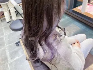 ロング カラー 塩崎 明菜のヘアスタイル