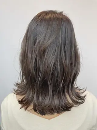 ミディアム カラー パーマ ヘアアレンジ ヘアケア特化型サロン newi 梅田のヘアスタイル