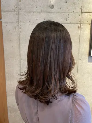 ミディアム CRESCENDO 山本樹カットカラーのヘアスタイル