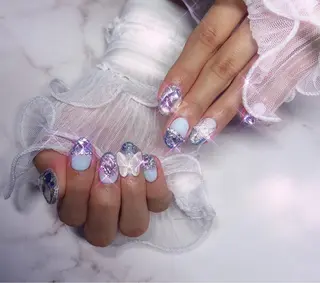 ネイル ちゅるんネイル🪄 耳ツボジュエリー🔗のネイルデザイン