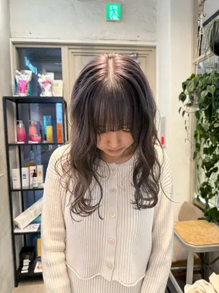 ミディアム カラー ミルクティー× グレージュMOMOのヘアスタイル