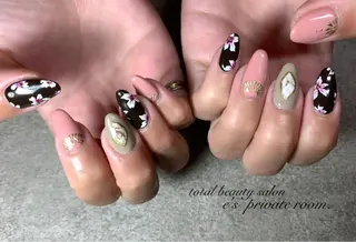ネイル LAVISH nail salonのネイルデザイン