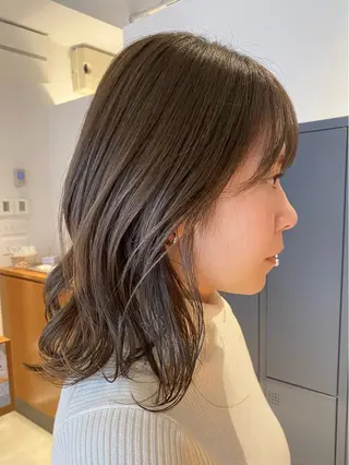 ミディアム カラー ベージュカラー🐑 レイヤー🤎塚原優芽のヘアスタイル