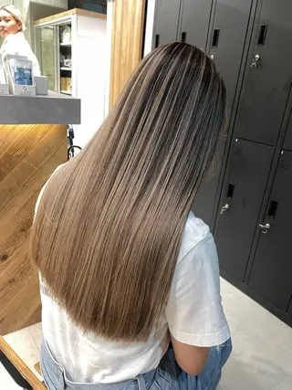 ロング カラー KAEDE🌺Wカ ラー/ホワイトカラーのヘアスタイル