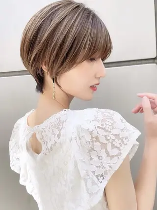 ミディアム Hello by Sea所属・レイヤー/艶髪/ボブ /くびれ/伊藤　勇司のヘアスタイル