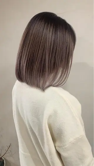 ミディアム カラー 京都大人女性ショート 徒歩1分/秋山のヘアスタイル