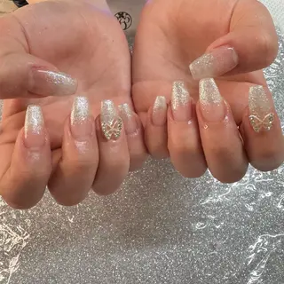 ネイル VIERU 🌈🎀💖のネイルデザイン