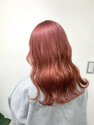 セミロング カラー レイヤー ハイトーン 暖色⭐︎KANAKOのヘアスタイル