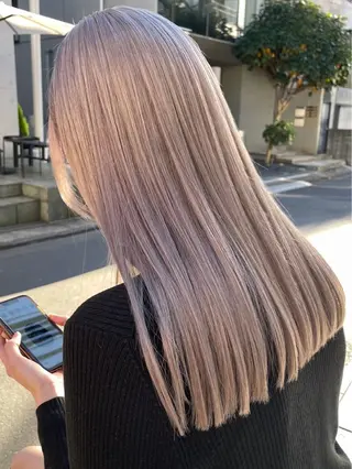 セミロング ブリーチカラー特化 碇　英朗のヘアスタイル