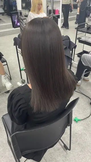 セミロング トレンド暖色ヘア🍒 miu🍒のヘアスタイル