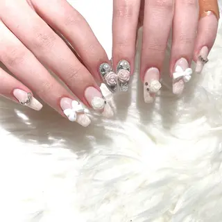 ネイル マシェリローズ所属・Macherie Roseのネイルデザイン