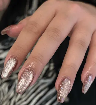 ネイル DEEokazaki momonaのネイルデザイン