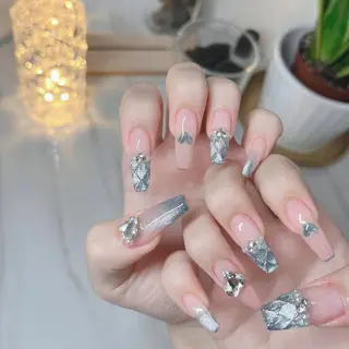 ネイル NEO Beauty Salon所属・𝐍𝐄𝐎 𝐉𝐔𝐑𝐈のネイルデザイン