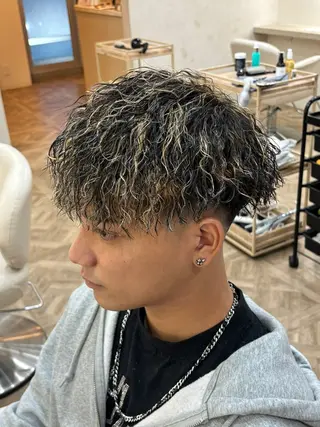 ショート パーマ メンズ パーマ職人DAIKI ツイスパ/波巻きのヘアスタイル