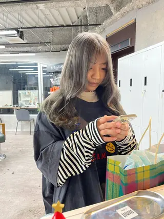 ロング カラー ハイトーン/レイヤー 💜Akaneのヘアスタイル