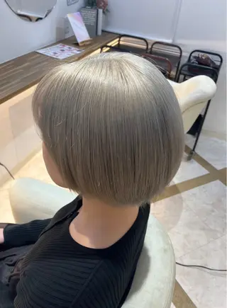 ショート カラー せいと/ウルフ/ ハイトーン/艶髪のヘアスタイル