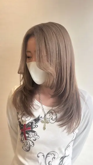 セミロング カラー そうや🐺ブリーチ/ デザインカラーのヘアスタイル