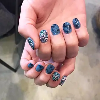 ネイル キラキラ オメメのネイルデザイン