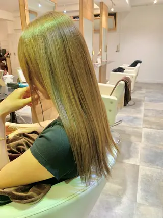 カラー ローレン  表参道所属・若山 竜生のヘアスタイル