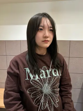 セミロング natsuki /HUI 金山のヘアスタイル