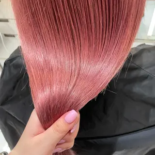 カラー D'na ディーナのヘアスタイル