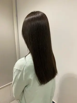 ロング カラー i.+OMOTESANDO所属・mei / 艶カラー ミディアム レイヤーのヘアスタイル