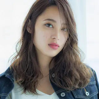 セミロング カラー ♦️髪質改善美髪矯正 💍谷口克也♦️のヘアスタイル