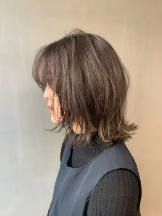 ミディアム カラー SALOWIN梅田茶屋町店所属・ウルフレイヤーカット /チヒロのヘアスタイル