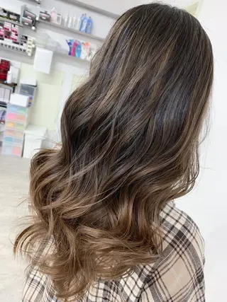 ロング 🥇近藤 恭輔🥇 Recharme新保のヘアスタイル