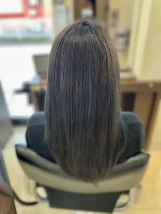 セミロング カラー 嶌田 沙紀のヘアスタイル