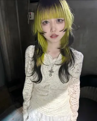 ロング カラー ウルフカット / ケアブリーチのヘアスタイル