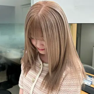 セミロング 盛れる透明感カラー・ momokaのヘアスタイル