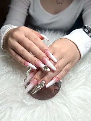 ネイル 井尻 紗菜のネイルデザイン