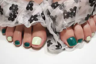 ネイル ママリンド　志村坂上店所属・しみ えんのネイルデザイン