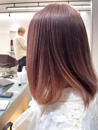 カラー AIRI layer cut hairのヘアスタイル