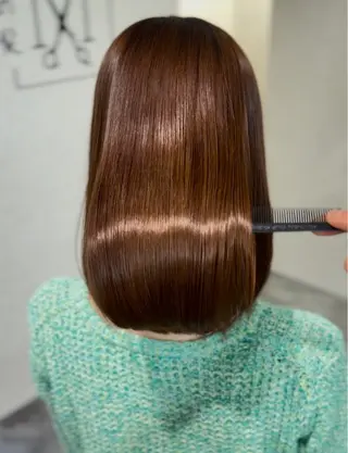 ミディアム 宝の 髪のヘアスタイル