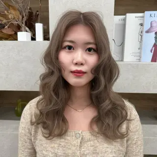 セミロング alo所属・ほの/ブリーチモデル 🎀/艶カラー‎のヘアスタイル