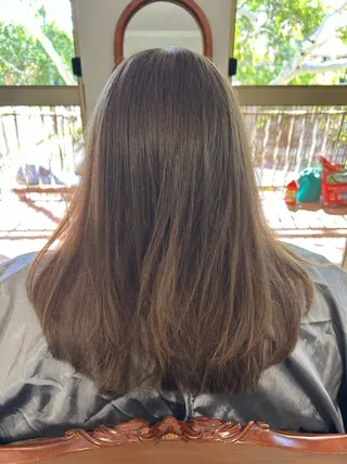 ミディアム later登戸所属・中島 芽生のヘアスタイル