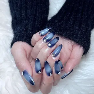 ネイル RAFFINE 月🦋🩵のネイルデザイン