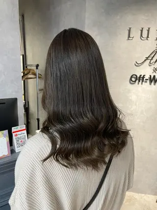 セミロング Cielro【 シェイロ 】所属・Cielro/ダブル カラー/西田咲希のヘアスタイル