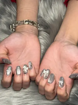 ネイル Momoka 🍑🎀のネイルデザイン