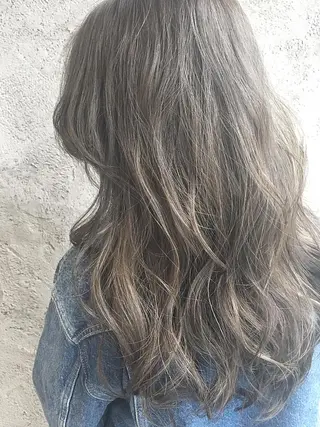 ロング カラー EMANON天神所属・Hitomi Ezakiのヘアスタイル