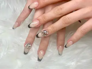 ミディアム ONIKANail所属・Momoka 🦋のネイルデザイン