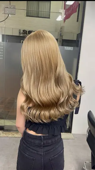 ミディアム カラー SWAY所属・SWAY / ヒカルのヘアスタイル