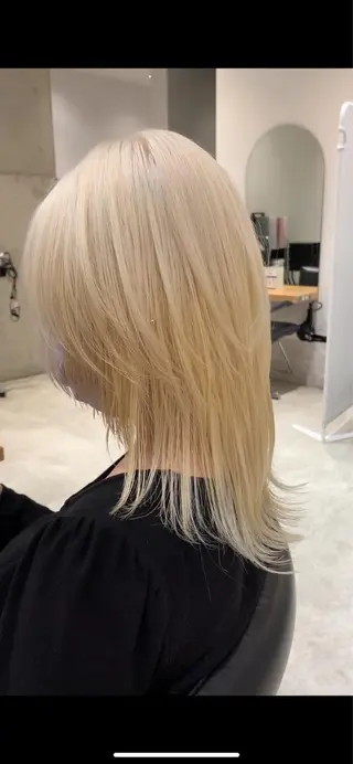 ミディアム カラー サロウィン(SALOWIN)原宿iori店所属・れい🫧 ハイトーン特化のヘアスタイル