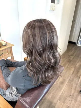 セミロング 池澤 京華のヘアスタイル