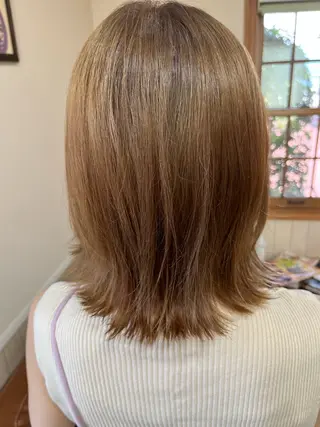 ミディアム 高藤 美佳のヘアスタイル