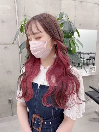 ロング カラー 黒田 真美のヘアスタイル