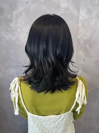 ミディアム カラー ヒヨシ ルナのヘアスタイル