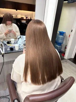 ロング カラー noa 寒色系カラーブリーチのヘアスタイル